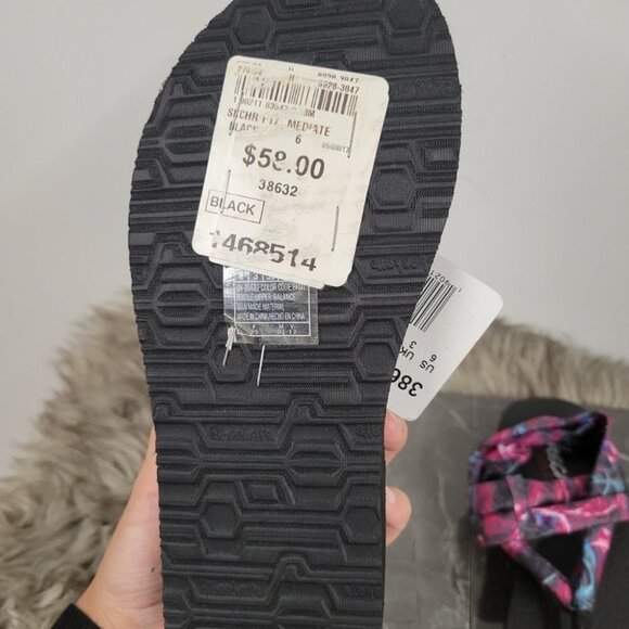 Sketchers  Yoga Foam Sandals - Picture 3 of 8